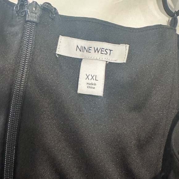 Elegant Black Jumpsuit - Picture 7 of 10